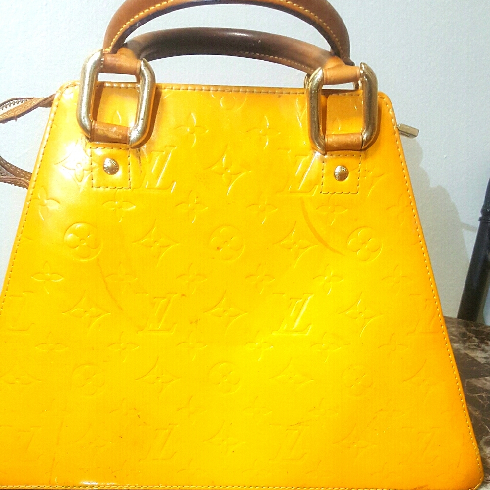Louis Vuitton Forsyth Vernis yellow Gm Handbag
